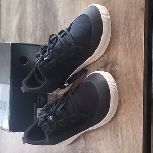 NIB Sorel Out N About III Low Sneaker WP, Black, Size 10